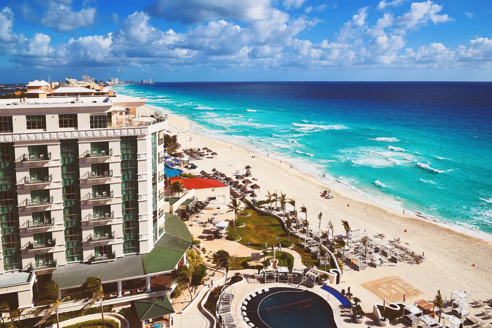 Section 'The Classic Romance: Adults-Only Resorts for Two' in 'Couples Retreat Mexico 2026: Picking the Right Resort' (R