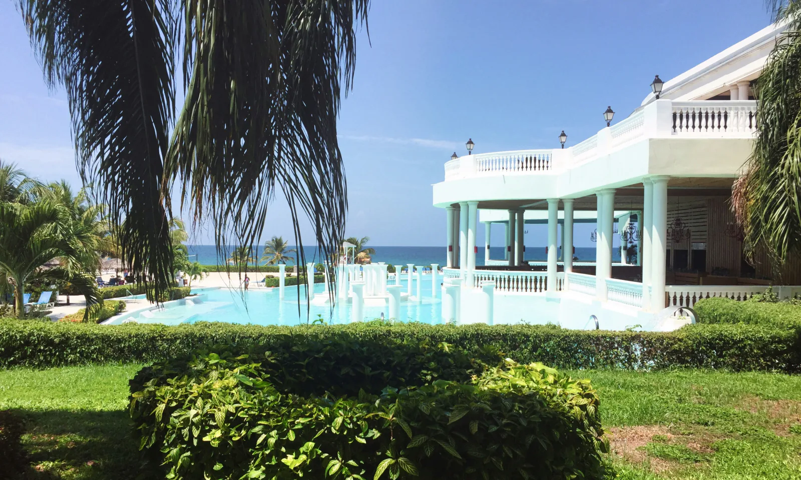Section 'Nude side vs. prude side: which should you pick?' in 'Hedonism II Jamaica 2026: An Honest First-Timer's Guide'