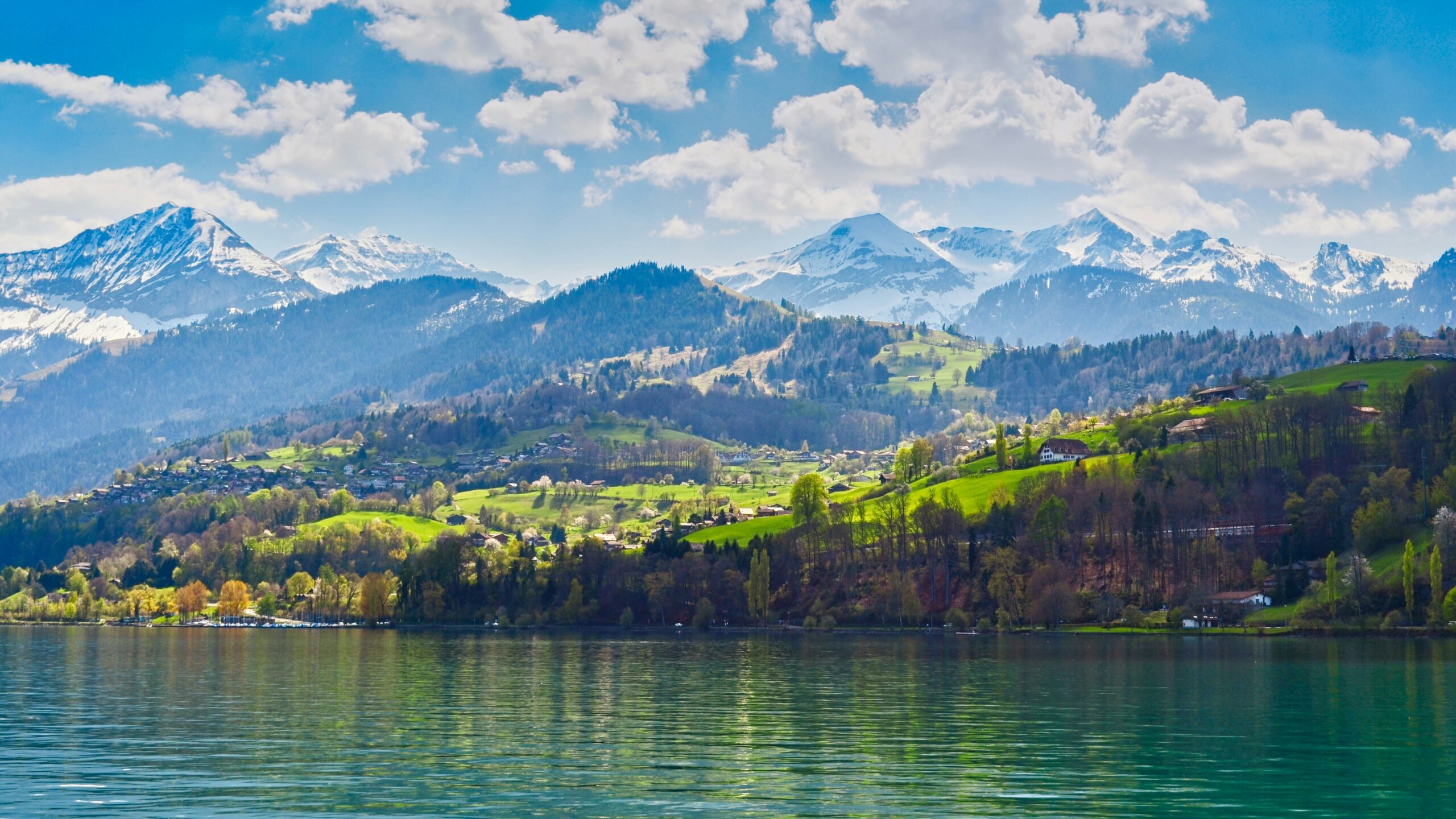Whether the views of the Jungfrau, Eiger and turquoise lakes make Interlaken skydiving worth it