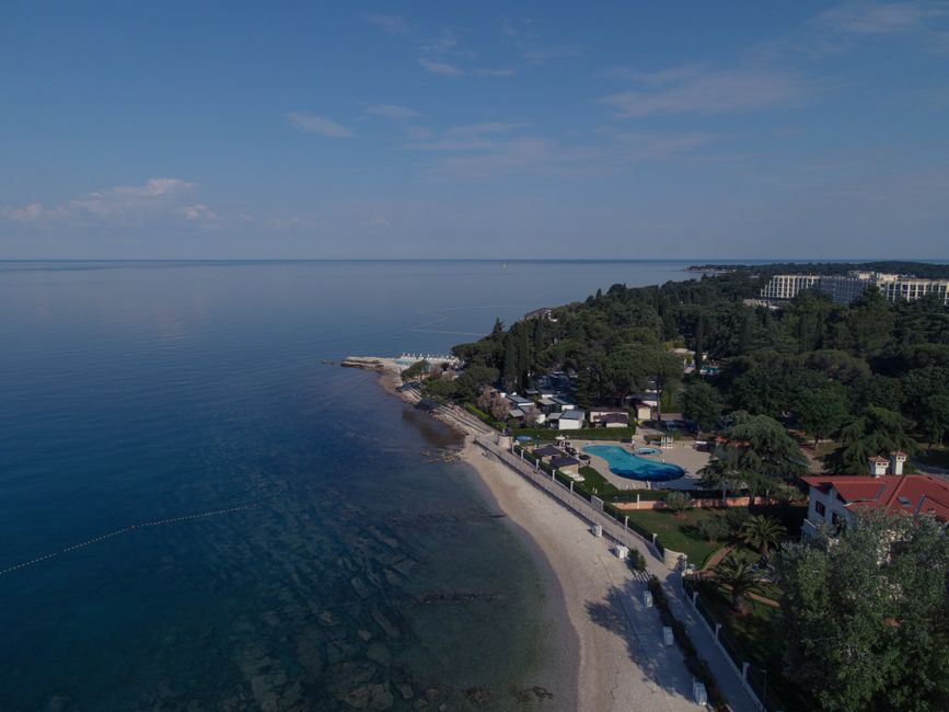 Stunning aerial view of Poreč coastline featuring beach and lush greenery in Istria, Croatia. – Valalta (Rovinj) — Best for Sand, Space & Amenities