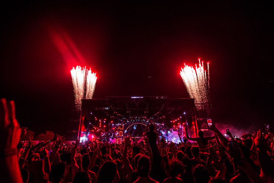 Thrilling concert scene with fireworks and vibrant crowd at night. – When and Where Is Awakenings Festival 2026?