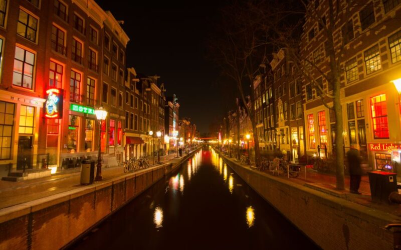 Amsterdam Lifestyle Clubs 2026: Couples’ Guide to the Scene