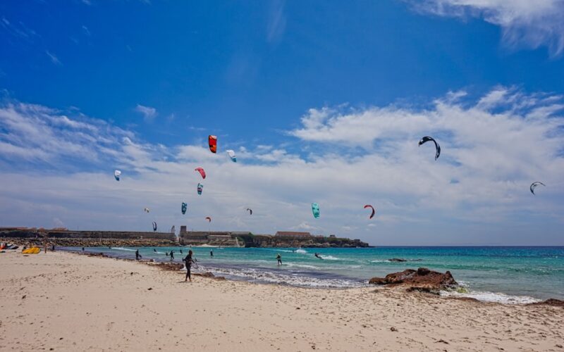 Kitesurfing in Tarifa 2026: Beginner’s Guide & Best Schools